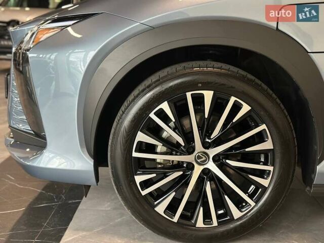 Лексус RZ, объемом двигателя 0 л и пробегом 24 тыс. км за 48900 $, фото 5 на Automoto.ua