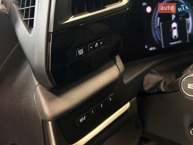 Лексус RZ, объемом двигателя 0 л и пробегом 24 тыс. км за 48900 $, фото 17 на Automoto.ua