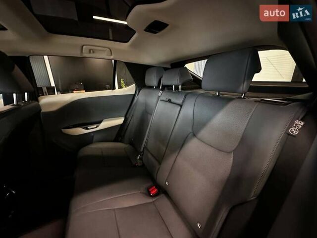 Лексус RZ, объемом двигателя 0 л и пробегом 24 тыс. км за 48900 $, фото 28 на Automoto.ua