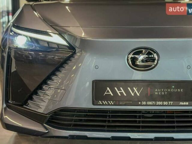 Лексус RZ, объемом двигателя 0 л и пробегом 24 тыс. км за 48900 $, фото 2 на Automoto.ua