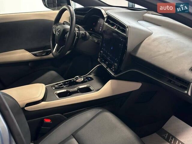 Лексус RZ, объемом двигателя 0 л и пробегом 24 тыс. км за 48900 $, фото 32 на Automoto.ua