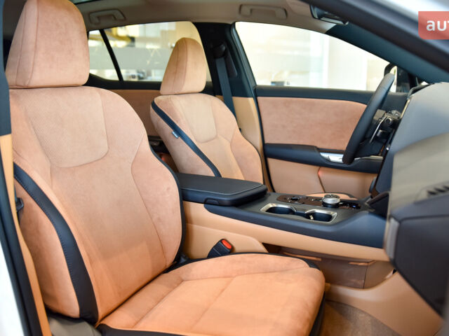 Лексус RZ, об'ємом двигуна 0 л та пробігом 0 тис. км за 69014 $, фото 4 на Automoto.ua