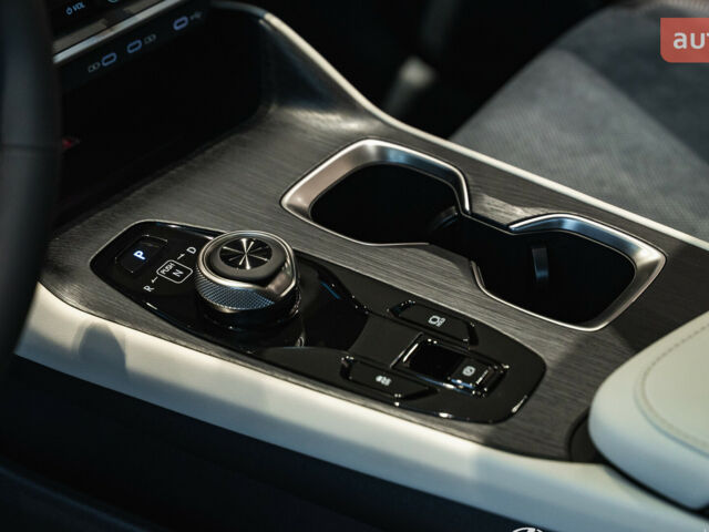 Лексус RZ, объемом двигателя 0 л и пробегом 0 тыс. км за 71976 $, фото 12 на Automoto.ua