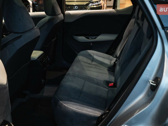 Лексус RZ, объемом двигателя 0 л и пробегом 0 тыс. км за 71976 $, фото 8 на Automoto.ua