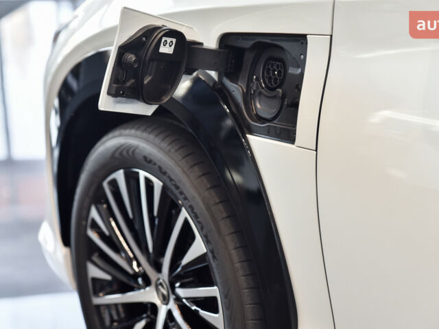 Лексус RZ, об'ємом двигуна 0 л та пробігом 0 тис. км за 69014 $, фото 10 на Automoto.ua