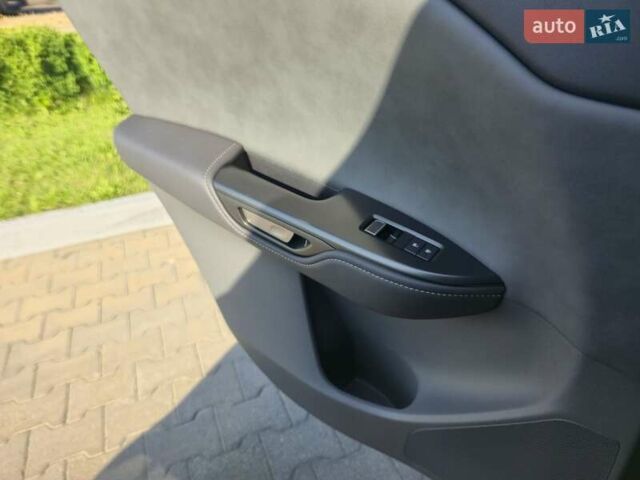 Сірий Лексус RZ, об'ємом двигуна 0 л та пробігом 17 тис. км за 39900 $, фото 12 на Automoto.ua