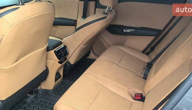 Серый Лексус RZ, объемом двигателя 0 л и пробегом 17 тыс. км за 39000 $, фото 3 на Automoto.ua