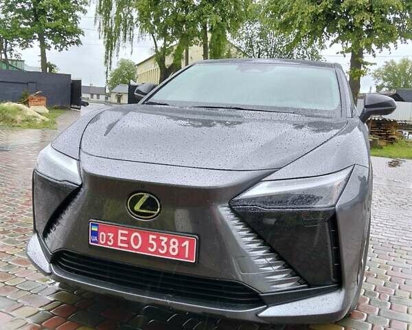 Серый Лексус RZ, объемом двигателя 0 л и пробегом 15 тыс. км за 39500 $, фото 1 на Automoto.ua