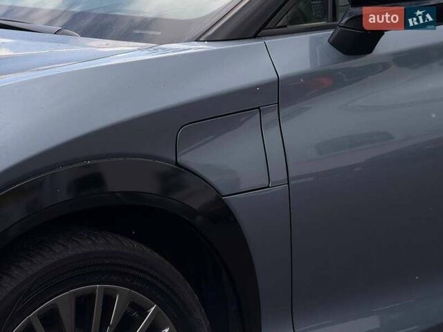 Серый Лексус RZ, объемом двигателя 0 л и пробегом 9 тыс. км за 45900 $, фото 6 на Automoto.ua