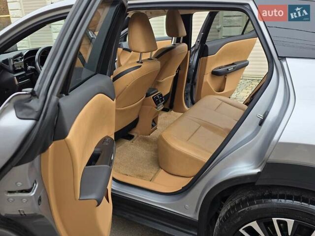 Серый Лексус RZ, объемом двигателя 0 л и пробегом 15 тыс. км за 37777 $, фото 29 на Automoto.ua