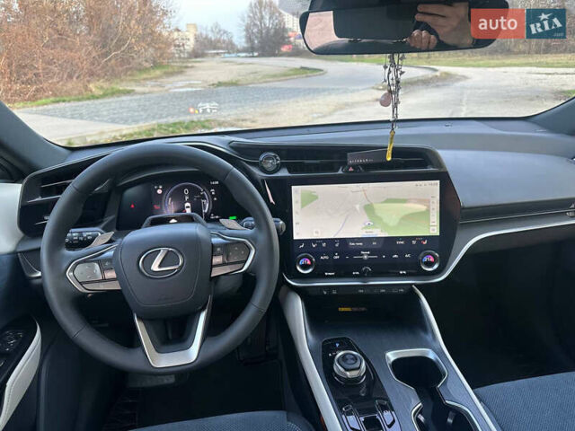 Серый Лексус RZ, объемом двигателя 0 л и пробегом 7 тыс. км за 54850 $, фото 30 на Automoto.ua