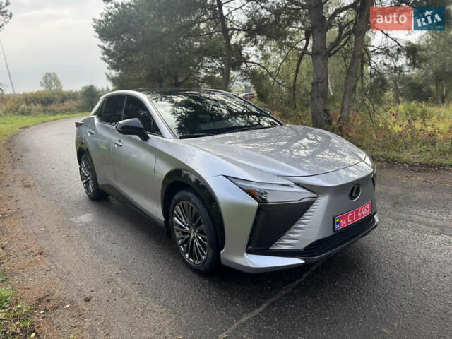 Лексус RZ 2023 у Львові на Automoto.ua Сірий Лексус RZ, об'ємом двигуна 0 л та пробігом 18 тис. км за 38700 $, фото 1 на Automoto.ua
