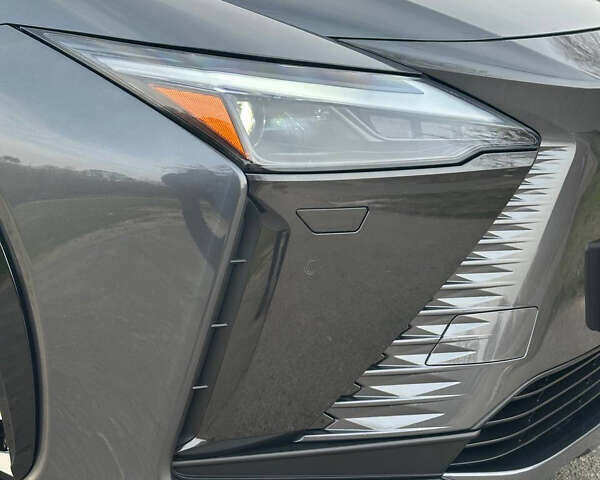 Серый Лексус RZ, объемом двигателя 0 л и пробегом 7 тыс. км за 54850 $, фото 5 на Automoto.ua