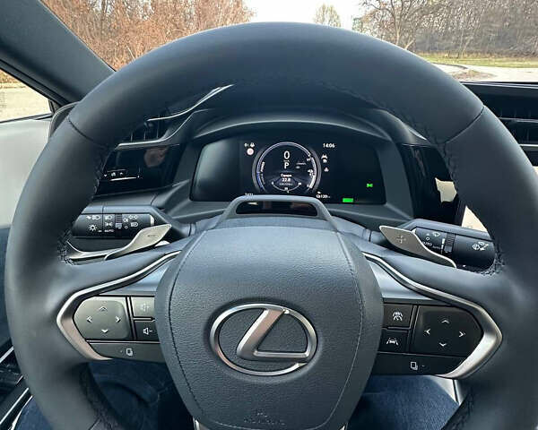 Серый Лексус RZ, объемом двигателя 0 л и пробегом 7 тыс. км за 54850 $, фото 20 на Automoto.ua