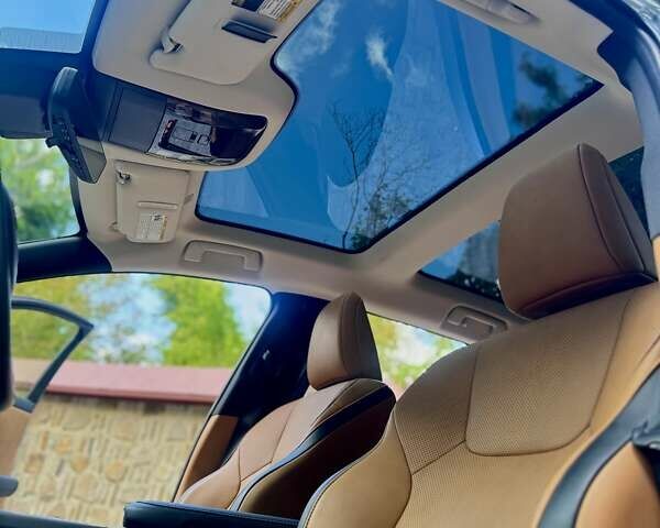Серый Лексус RZ, объемом двигателя 0 л и пробегом 15 тыс. км за 55000 $, фото 10 на Automoto.ua
