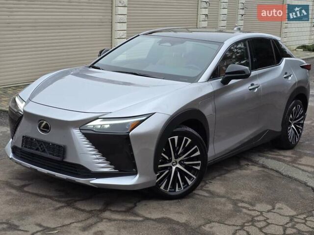 Серый Лексус RZ, объемом двигателя 0 л и пробегом 15 тыс. км за 37777 $, фото 8 на Automoto.ua