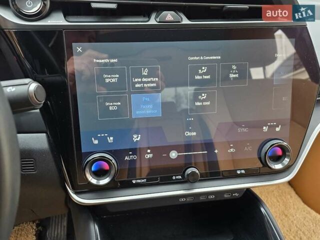 Серый Лексус RZ, объемом двигателя 0 л и пробегом 15 тыс. км за 37777 $, фото 39 на Automoto.ua