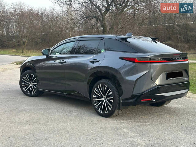 Серый Лексус RZ, объемом двигателя 0 л и пробегом 7 тыс. км за 54850 $, фото 10 на Automoto.ua