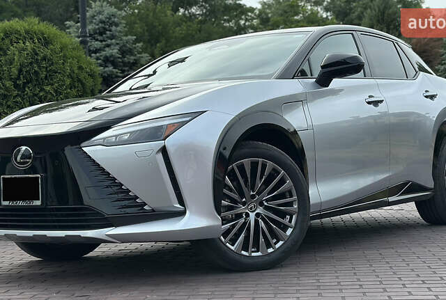 Серый Лексус RZ, объемом двигателя 0 л и пробегом 8 тыс. км за 47000 $, фото 2 на Automoto.ua
