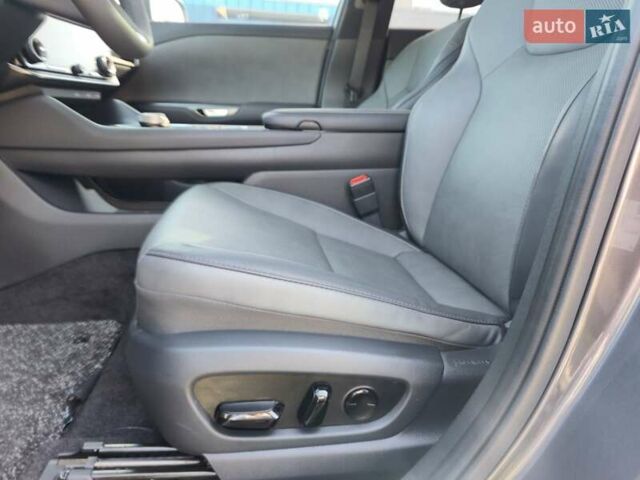 Сірий Лексус RZ, об'ємом двигуна 0 л та пробігом 17 тис. км за 39900 $, фото 7 на Automoto.ua