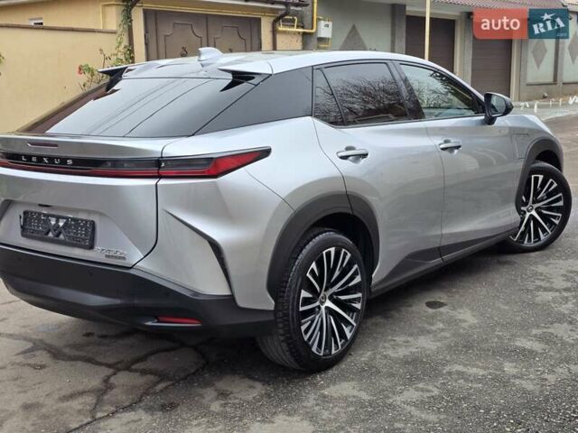 Серый Лексус RZ, объемом двигателя 0 л и пробегом 15 тыс. км за 37777 $, фото 16 на Automoto.ua