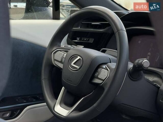 Серый Лексус RZ, объемом двигателя 0 л и пробегом 9 тыс. км за 45900 $, фото 15 на Automoto.ua