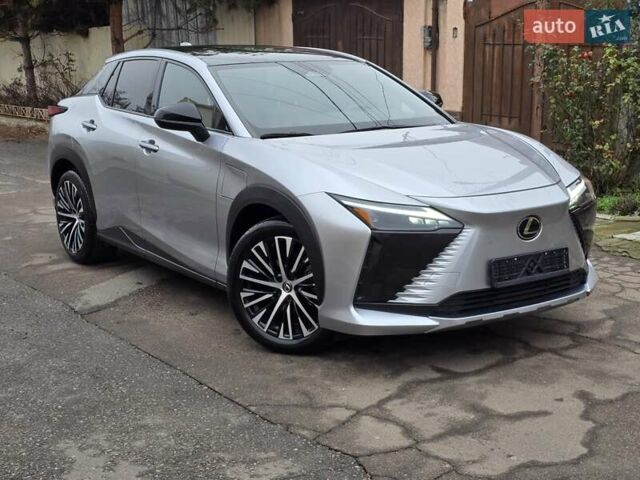 Серый Лексус RZ, объемом двигателя 0 л и пробегом 15 тыс. км за 37777 $, фото 9 на Automoto.ua