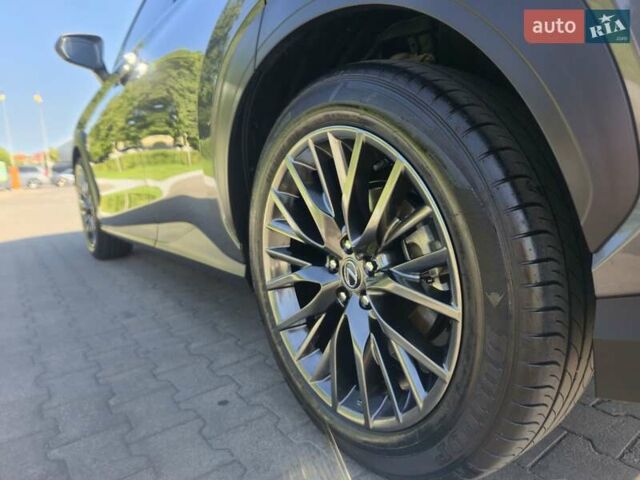 Сірий Лексус RZ, об'ємом двигуна 0 л та пробігом 17 тис. км за 39900 $, фото 23 на Automoto.ua