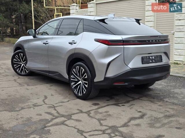 Серый Лексус RZ, объемом двигателя 0 л и пробегом 15 тыс. км за 37777 $, фото 15 на Automoto.ua