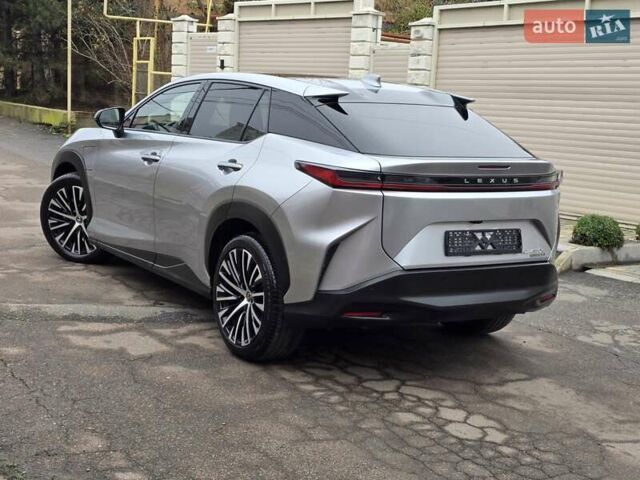 Серый Лексус RZ, объемом двигателя 0 л и пробегом 15 тыс. км за 37777 $, фото 11 на Automoto.ua