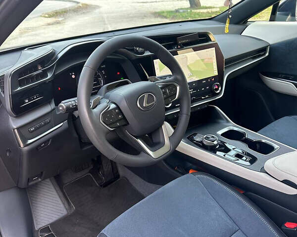 Серый Лексус RZ, объемом двигателя 0 л и пробегом 7 тыс. км за 54850 $, фото 16 на Automoto.ua