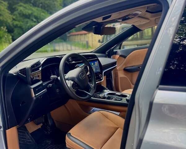 Серый Лексус RZ, объемом двигателя 0 л и пробегом 15 тыс. км за 55000 $, фото 7 на Automoto.ua