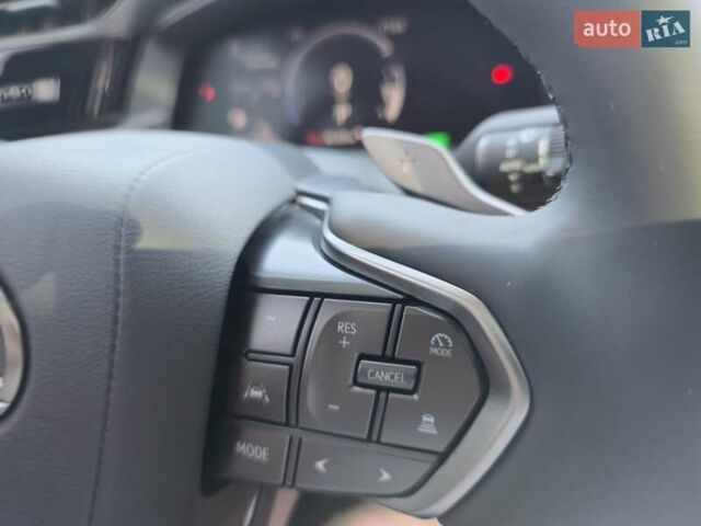 Сірий Лексус RZ, об'ємом двигуна 0 л та пробігом 17 тис. км за 39900 $, фото 2 на Automoto.ua