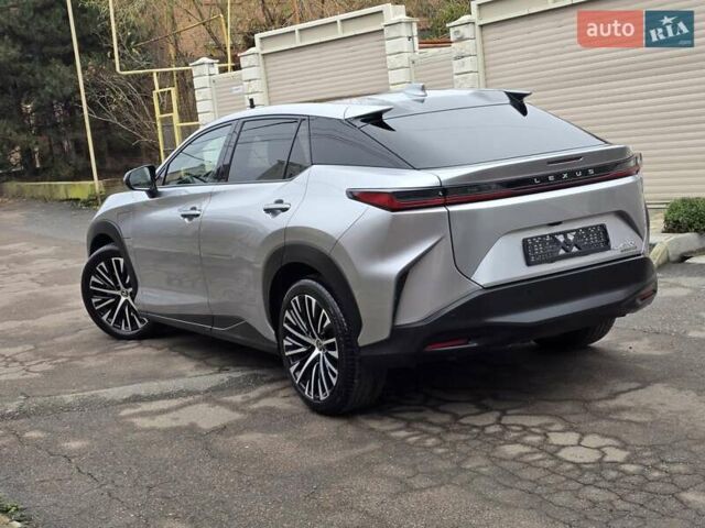 Серый Лексус RZ, объемом двигателя 0 л и пробегом 15 тыс. км за 37777 $, фото 12 на Automoto.ua