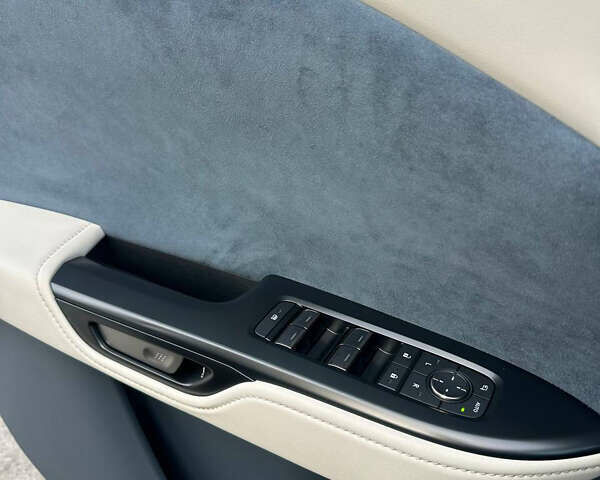 Серый Лексус RZ, объемом двигателя 0 л и пробегом 7 тыс. км за 54850 $, фото 46 на Automoto.ua