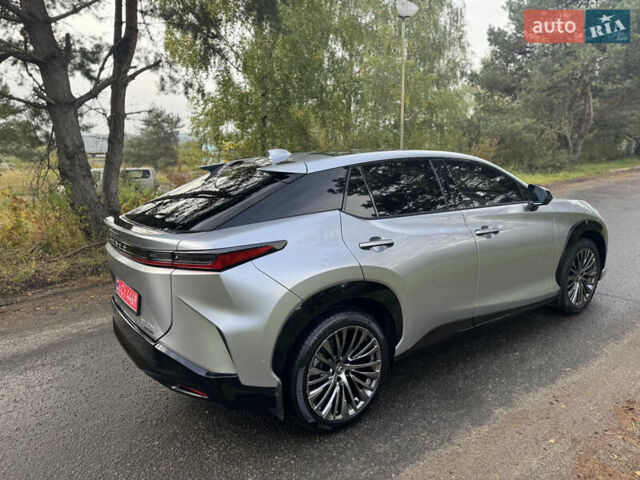 Лексус RZ 2023 у Львові на Automoto.ua Сірий Лексус RZ, об'ємом двигуна 0 л та пробігом 18 тис. км за 38700 $, фото 3 на Automoto.ua