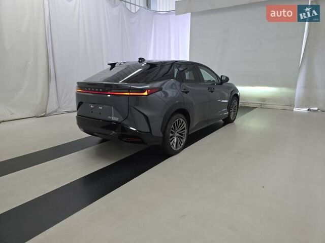 Серый Лексус RZ, объемом двигателя 0 л и пробегом 17 тыс. км за 54000 $, фото 3 на Automoto.ua