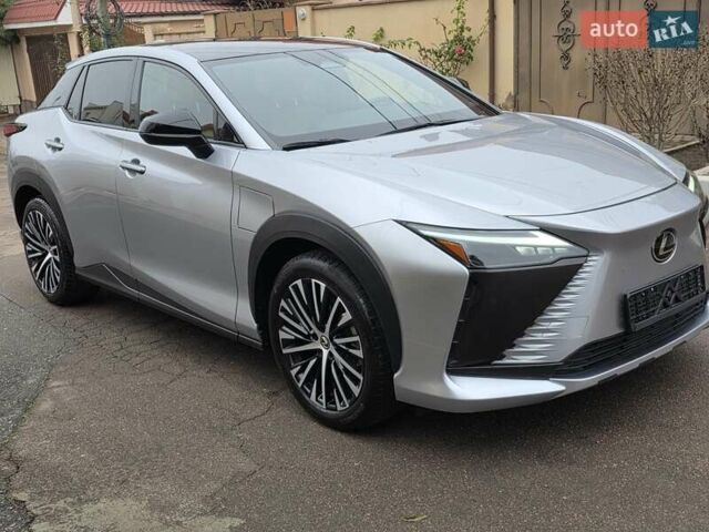 Серый Лексус RZ, объемом двигателя 0 л и пробегом 15 тыс. км за 37777 $, фото 2 на Automoto.ua