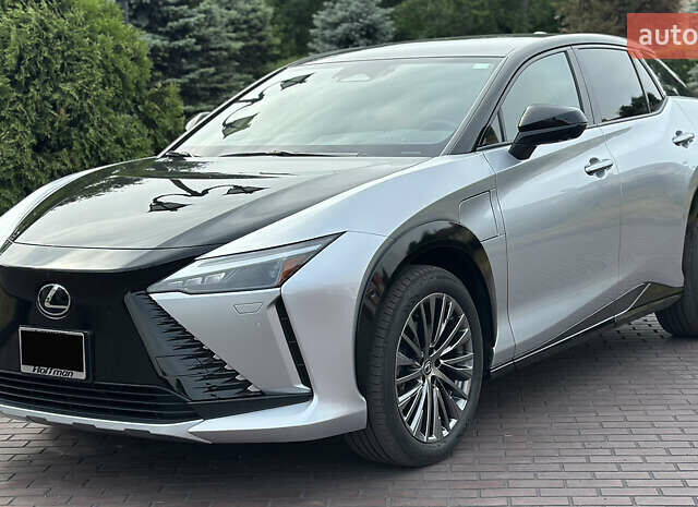 Серый Лексус RZ, объемом двигателя 0 л и пробегом 8 тыс. км за 47000 $, фото 6 на Automoto.ua