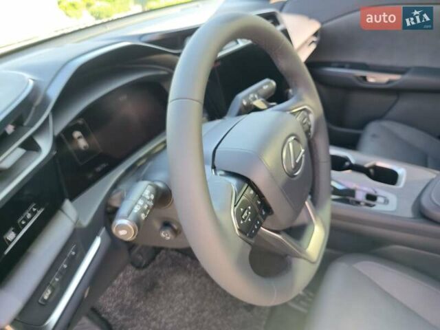 Сірий Лексус RZ, об'ємом двигуна 0 л та пробігом 17 тис. км за 39900 $, фото 35 на Automoto.ua