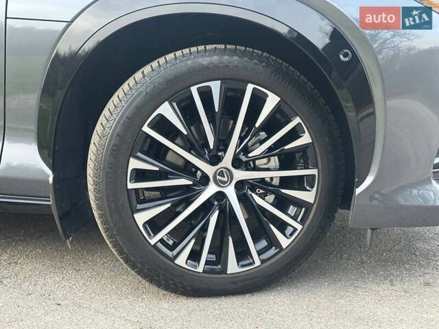 Серый Лексус RZ, объемом двигателя 0 л и пробегом 7 тыс. км за 54850 $, фото 4 на Automoto.ua