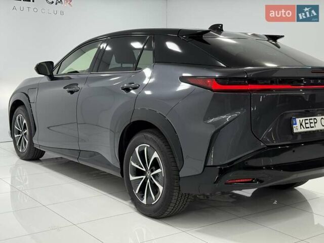 Серый Лексус RZ, объемом двигателя 0 л и пробегом 6 тыс. км за 44500 $, фото 13 на Automoto.ua