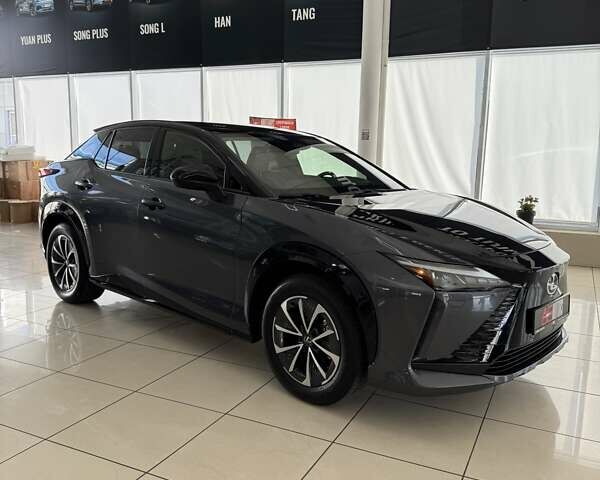 Серый Лексус RZ, объемом двигателя 0 л и пробегом 6 тыс. км за 43500 $, фото 2 на Automoto.ua