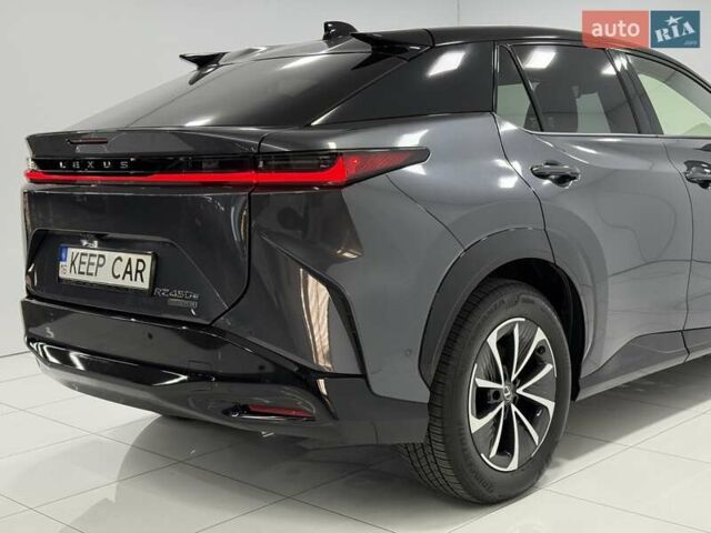 Серый Лексус RZ, объемом двигателя 0 л и пробегом 6 тыс. км за 44500 $, фото 16 на Automoto.ua