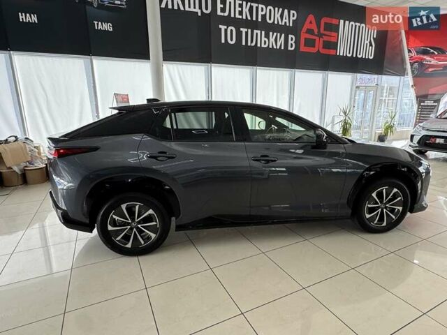 Серый Лексус RZ, объемом двигателя 0 л и пробегом 6 тыс. км за 43500 $, фото 3 на Automoto.ua