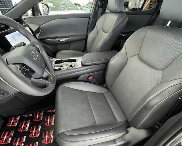 Серый Лексус RZ, объемом двигателя 0 л и пробегом 6 тыс. км за 43500 $, фото 16 на Automoto.ua