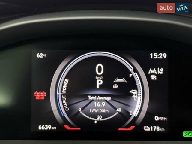 Серый Лексус RZ, объемом двигателя 0 л и пробегом 6 тыс. км за 44500 $, фото 28 на Automoto.ua