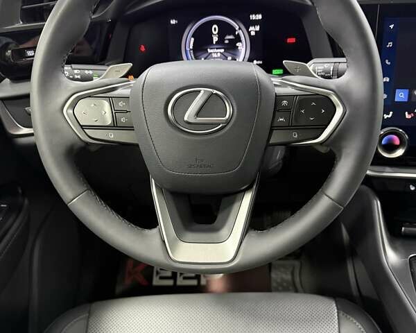 Серый Лексус RZ, объемом двигателя 0 л и пробегом 6 тыс. км за 44500 $, фото 27 на Automoto.ua