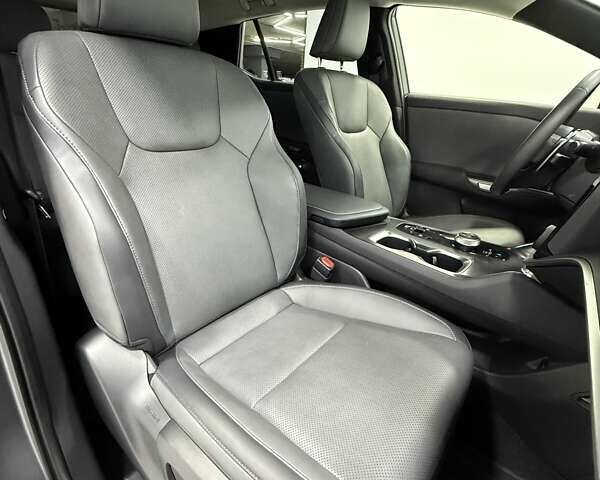 Серый Лексус RZ, объемом двигателя 0 л и пробегом 6 тыс. км за 44500 $, фото 22 на Automoto.ua