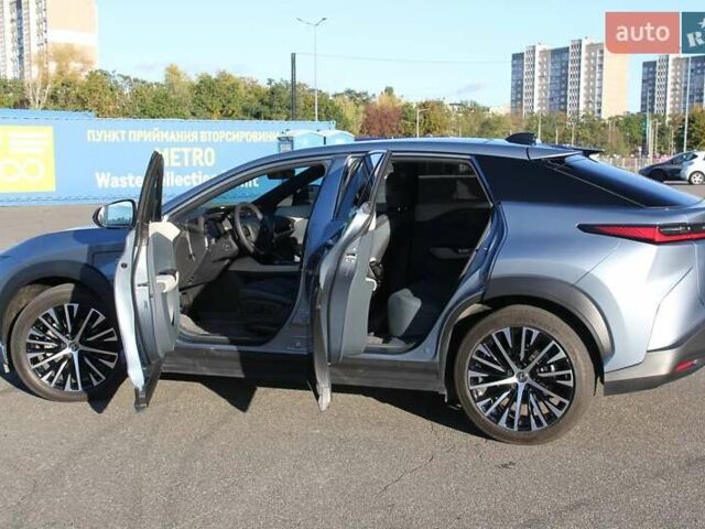Синій Лексус RZ, об'ємом двигуна 0 л та пробігом 8 тис. км за 55000 $, фото 26 на Automoto.ua